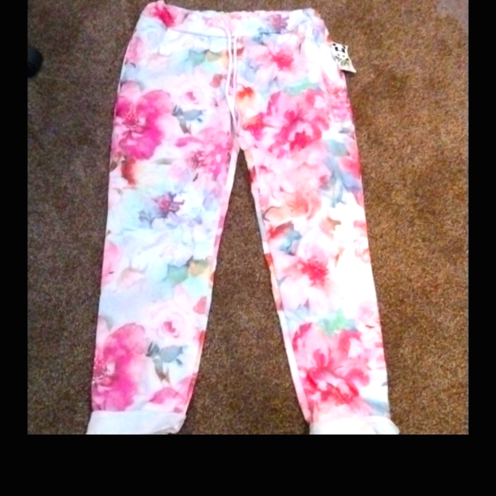 Made in Italy boutique pull on Floral pink & white pants  10/12/14 nwot